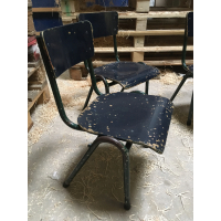 Vintage blauwe schoolstoeltjes